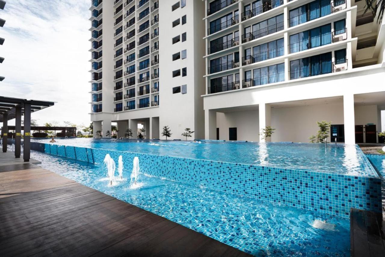 Francesco Suite - Trefoil Setia Alam-Near Setia City Mall & Setia Convention Centre Eksteriør billede